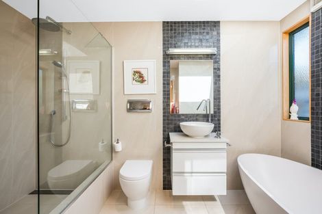 Photo of property in 34 Oroua Street, Eastbourne, Lower Hutt, 5013