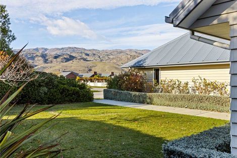 Photo of property in 5 Ethereal Crescent, Mount Pisa, Cromwell, 9383