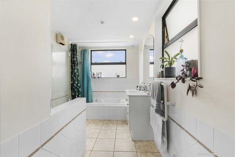 Photo of property in 568c Adelaide Road, Berhampore, Wellington, 6023