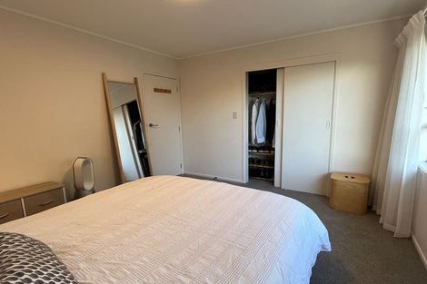 Photo of property in 2/16 Malters Place, Browns Bay, Auckland, 0630