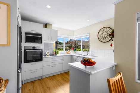 Photo of property in 16 The Grove, Red Beach, 0932