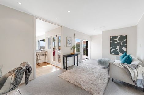 Photo of property in 22 Andrea Place, Sunnyhills, Auckland, 2010