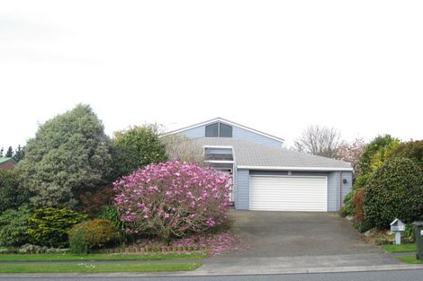 Photo of property in 64 Karina Road, Merrilands, New Plymouth, 4312