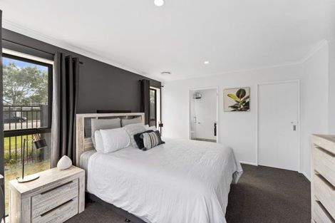 Photo of property in 18 Grey Way, Russley, Christchurch, 8042