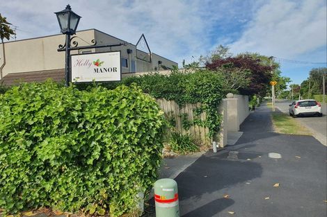 Photo of property in 27 Holly Road, St Albans, Christchurch, 8014