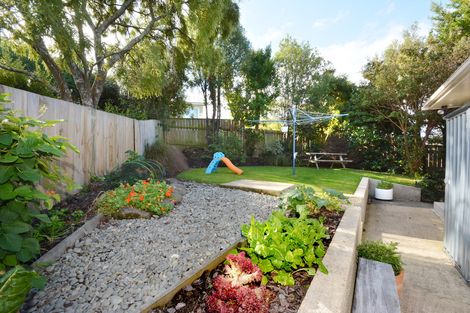 Photo of property in 15 Pioneer Crescent, Helensburgh, Dunedin, 9010