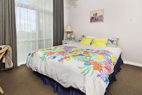 Photo of property in 4a Barberton Terrace, Red Hill, Papakura, 2110