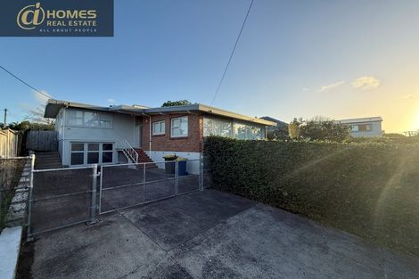 Photo of property in 14 Riverview Road, New Lynn, Auckland, 0600