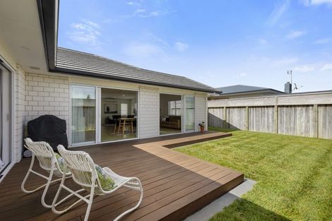 Photo of property in 6a Truby King Street, Merrilands, New Plymouth, 4312