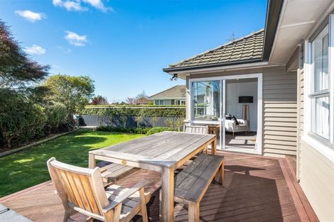 Photo of property in 68 Winters Road, Redwood, Christchurch, 8051