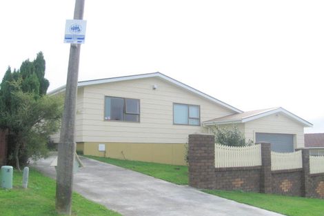 Photo of property in 14 Parkinson Close, Whitby, Porirua, 5024