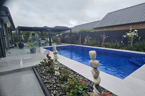 Photo of property in 4 Bellamont Street, Kumeu, 0810