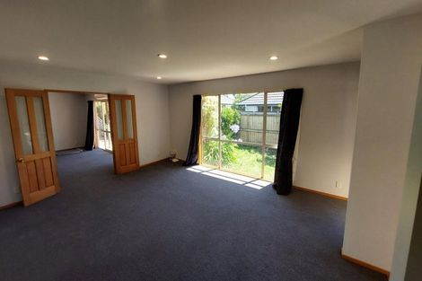 Photo of property in 2 Wardour Mews, Avonhead, Christchurch, 8042