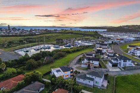 Photo of property in 136 Voyager Drive, Gulf Harbour, Whangaparaoa, 0930