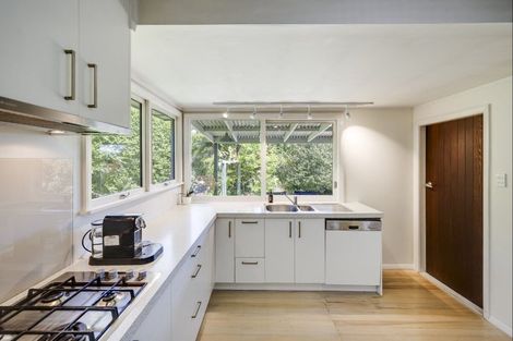 Photo of property in 16 Tauroa Road, Havelock North, 4130