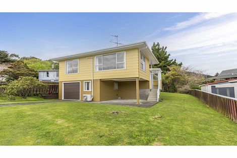 Photo of property in 64 Huanui Street, Ranui, Porirua, 5024