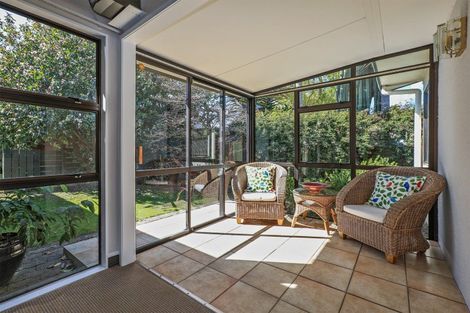 Photo of property in 9 Matthews Place, Taradale, Napier, 4112