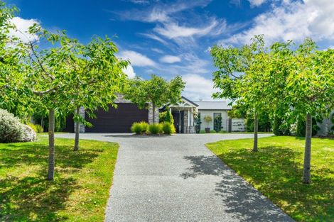 Photo of property in 29 Pukenamu Road, Rainbow Point, Taupo, 3330