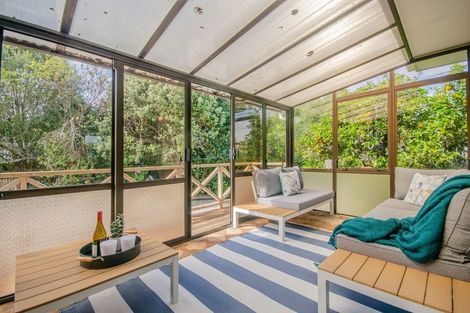 Photo of property in 25 Sullivan Avenue, Mangere Bridge, Auckland, 2022