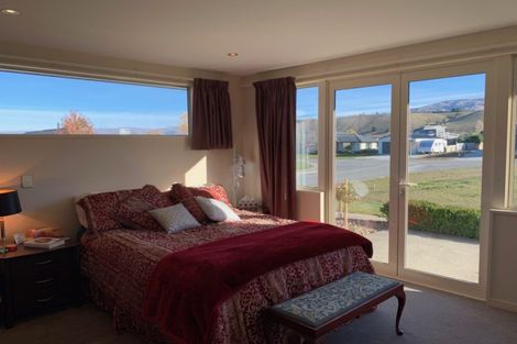 Photo of property in 3 De Bettencor Place, Mount Pisa, Cromwell, 9383