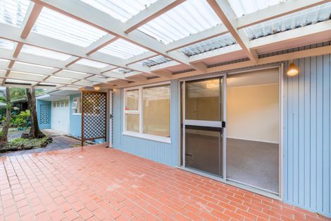 Photo of property in 1/7 Tallington Crescent, Torbay, Auckland, 0630