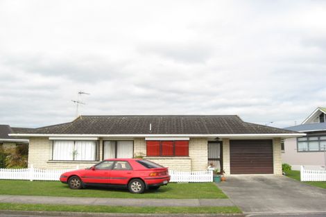 Photo of property in 16 Clemow Road, Fitzroy, New Plymouth, 4312