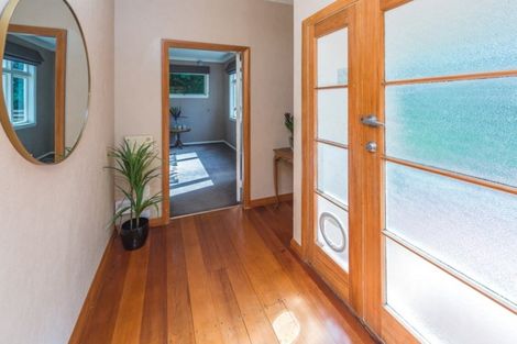 Photo of property in 16 Dickson Crescent, Saint Johns Hill, Whanganui, 4500