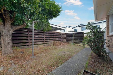 Photo of property in 3/77 Royal View Road, Te Atatu South, Auckland, 0610