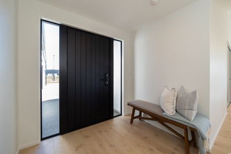 Photo of property in 14 Village Green Drive, Huntingdon, 7774