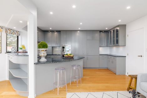 Photo of property in 11 Beachville Road, Redcliffs, Christchurch, 8081