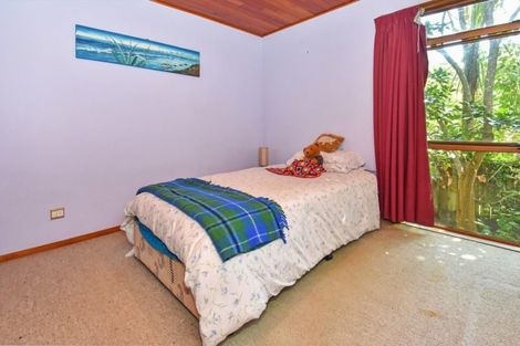 Photo of property in 30 Scenic Drive, Hillpark, Auckland, 2102