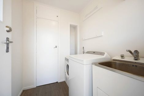 Photo of property in 46 Lowtherhurst Road, Massey, Auckland, 0614