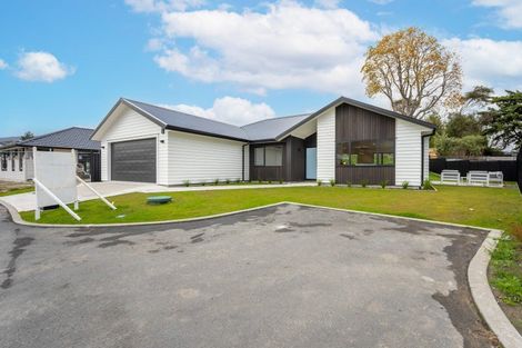 Photo of property in 3 Nikau Lane, Timberlea, Upper Hutt, 5018