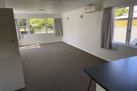 Photo of property in 12 Mokau Place, Terrace End, Palmerston North, 4410