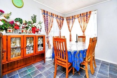 Photo of property in 8 Staverton Crescent, Mangere, Auckland, 2022