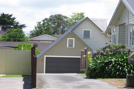 Photo of property in 2/25 Wright Road, Point Chevalier, Auckland, 1022