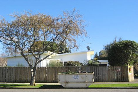 Photo of property in 81 Queenwood Road, Levin, 5510