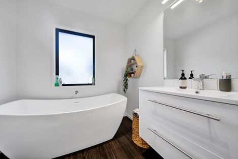 Photo of property in 69c South Road, Blagdon, New Plymouth, 4310