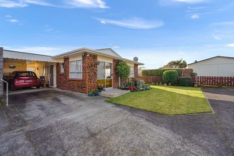 Photo of property in 2a Chartwell Drive, Eltham, 4322