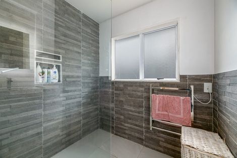 Photo of property in 57 Chislehurst Street, Henderson, Auckland, 0612