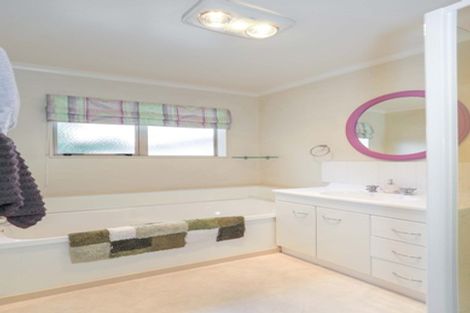 Photo of property in 27 Puriri Street, Te Aroha, 3320