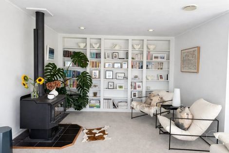 Photo of property in 33 Agincourt Street, Glenfield, Auckland, 0629