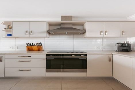 Photo of property in Waterview Estate, 70/4 Greystone Place, Omokoroa, 3114