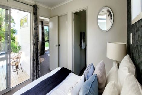 Photo of property in 36 Beach Road, Onerahi, Whangarei, 0110