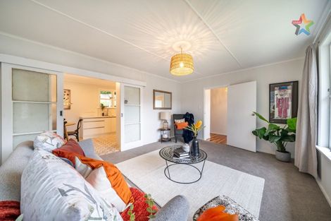 Photo of property in 41 Bird Grove, Stokes Valley, Lower Hutt, 5019