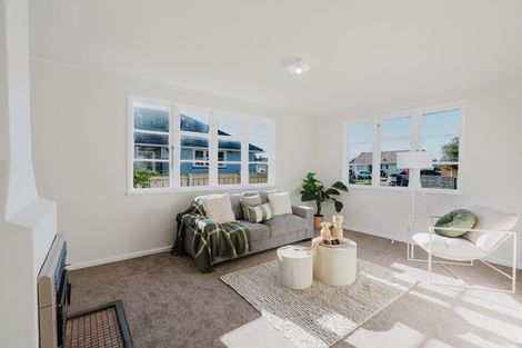 Photo of property in 15 Paul Crescent, Fairfield, Hamilton, 3214