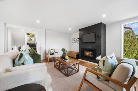 Photo of property in 27 Shelly Beach Parade, Cockle Bay, Auckland, 2014