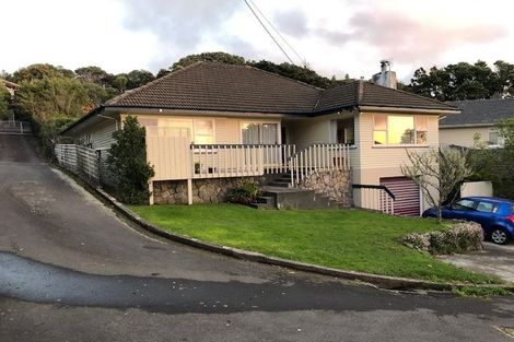 Photo of property in 4 Grenfell Drive, Karori, Wellington, 6012