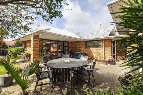Photo of property in 55 Rhodes Drive, Kelvin Grove, Palmerston North, 4414