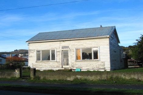 Photo of property in 14 Ocean Beach Road, Bluff, 9814